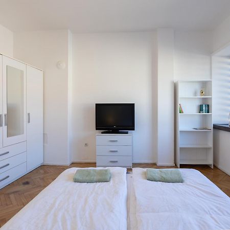 Ferienwohnung 1Bdr Flat In Center Of Sofia Vitoshka Blvd Exterior foto